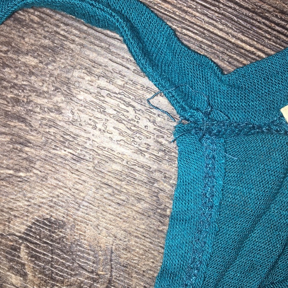 🌻Open Back Tank🌻 - Picture 4 of 5